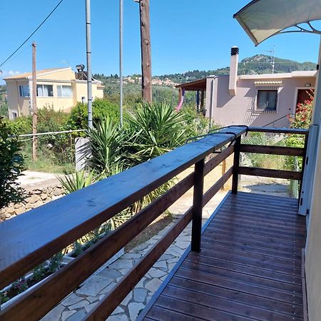 Thanos Guesthouse Corfu Áyioi Dhéka Exterior foto