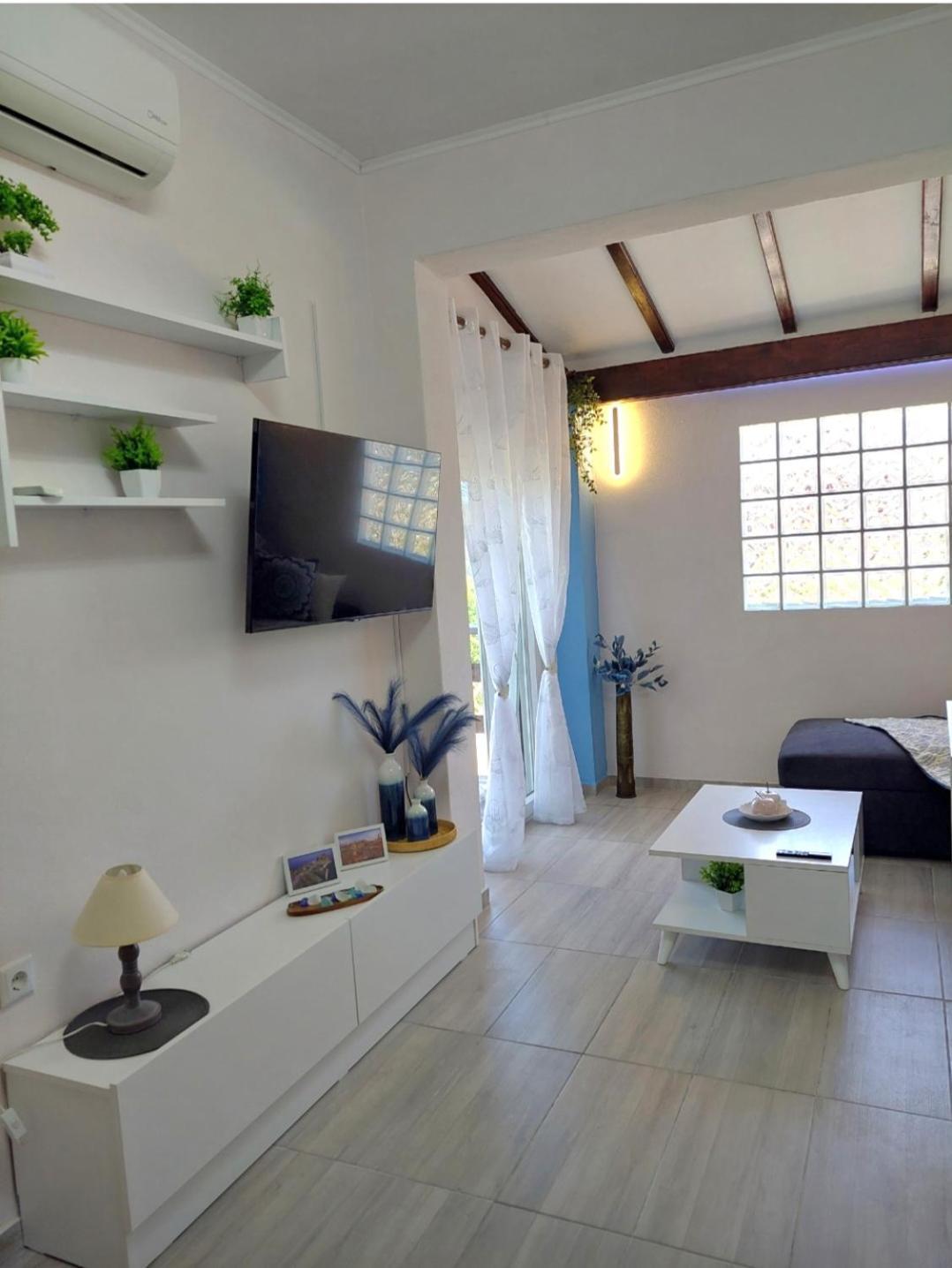 Thanos Guesthouse Corfu Áyioi Dhéka Exterior foto