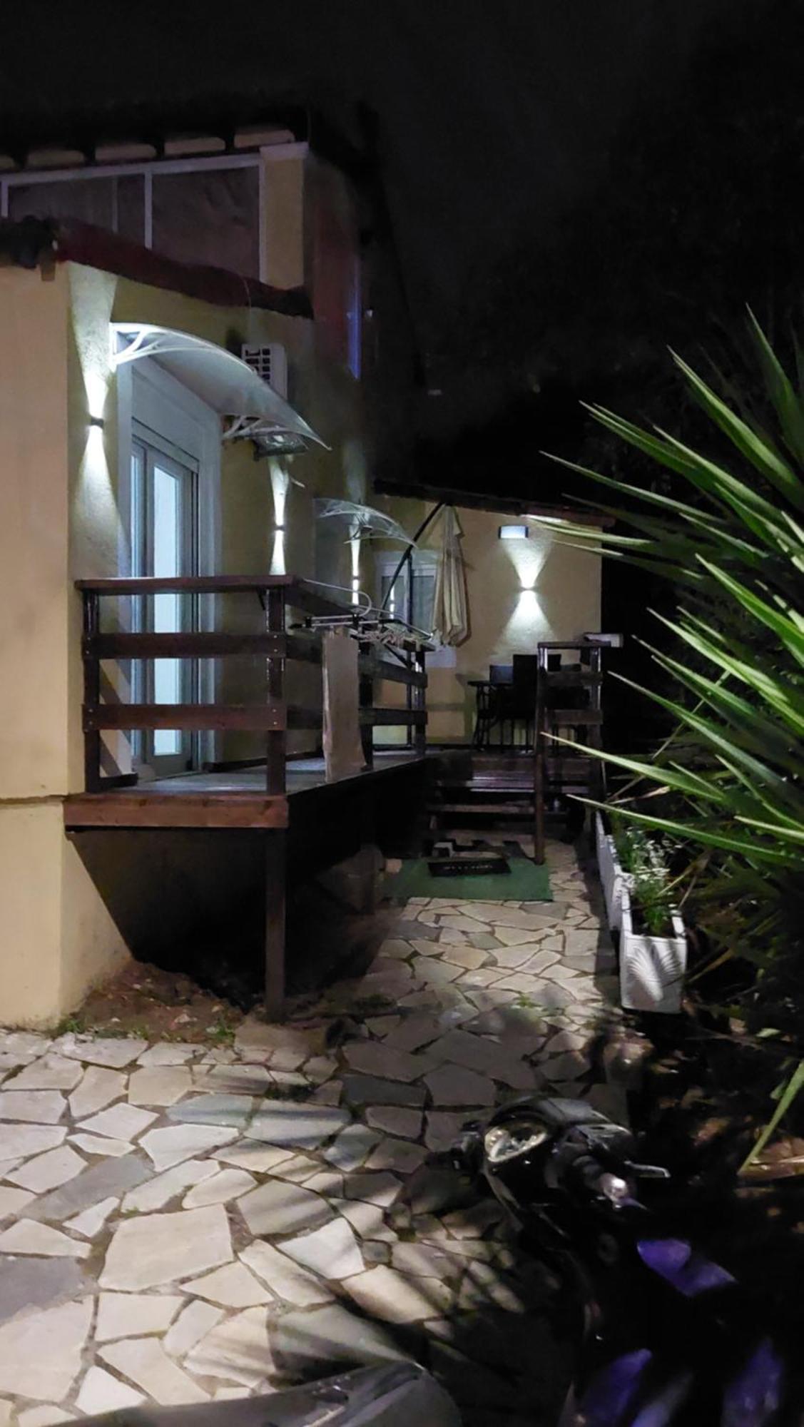 Thanos Guesthouse Corfu Áyioi Dhéka Exterior foto