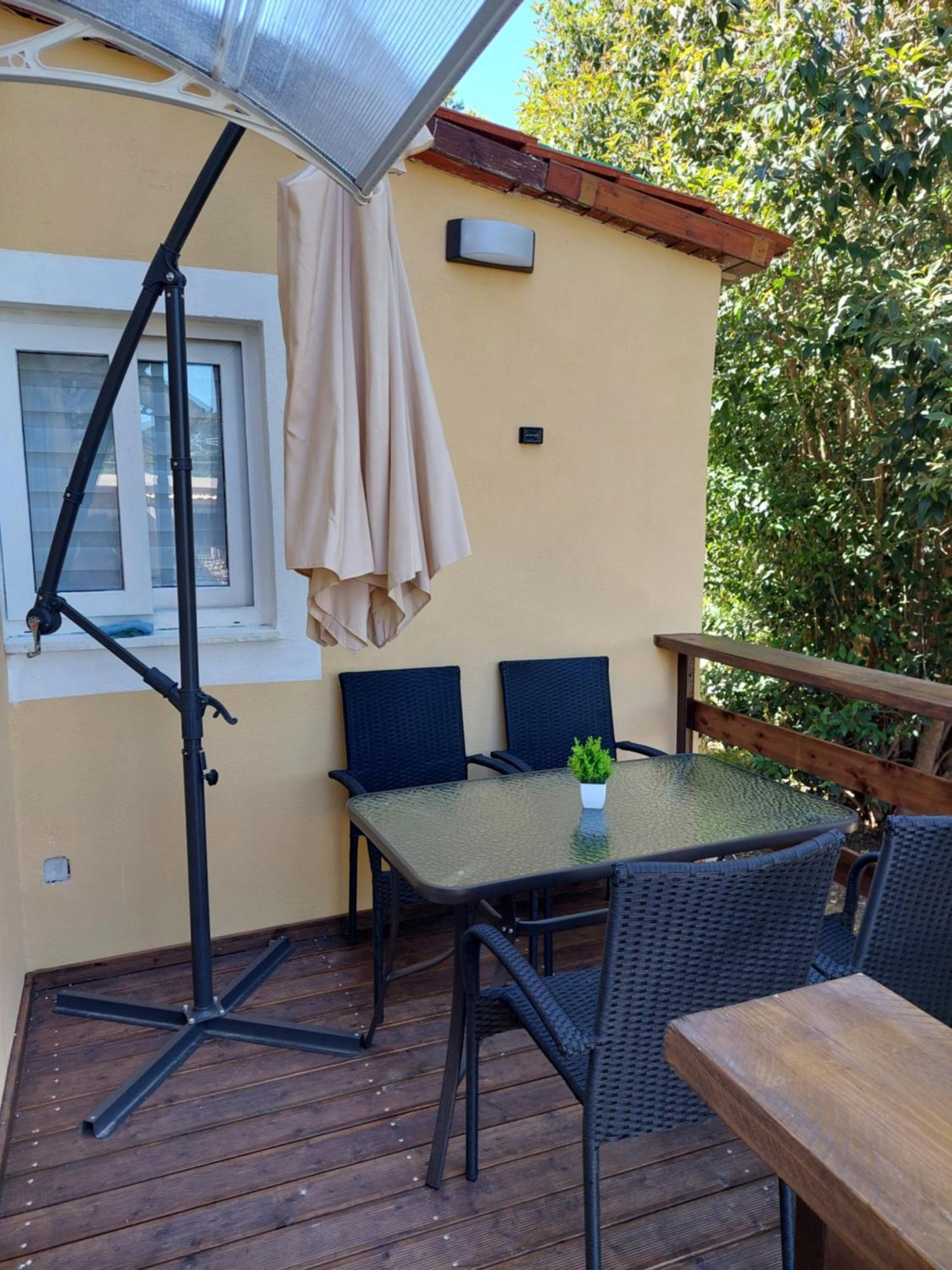 Thanos Guesthouse Corfu Áyioi Dhéka Exterior foto
